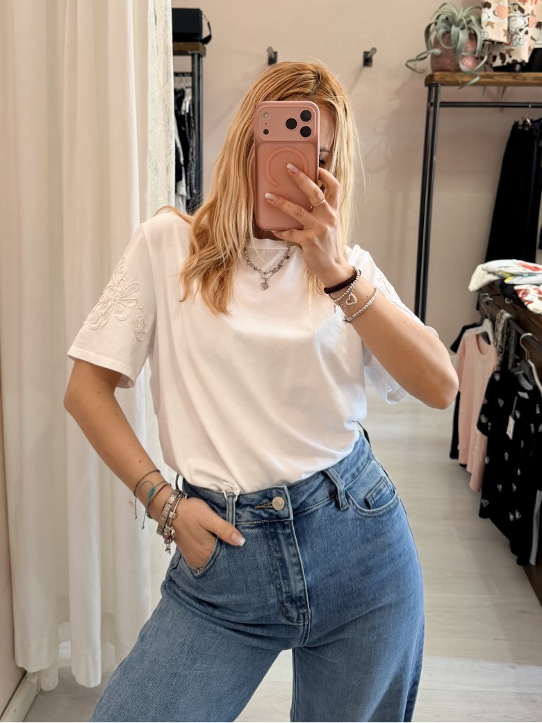 Maglia t shirt CAMILLA perline sulla manica