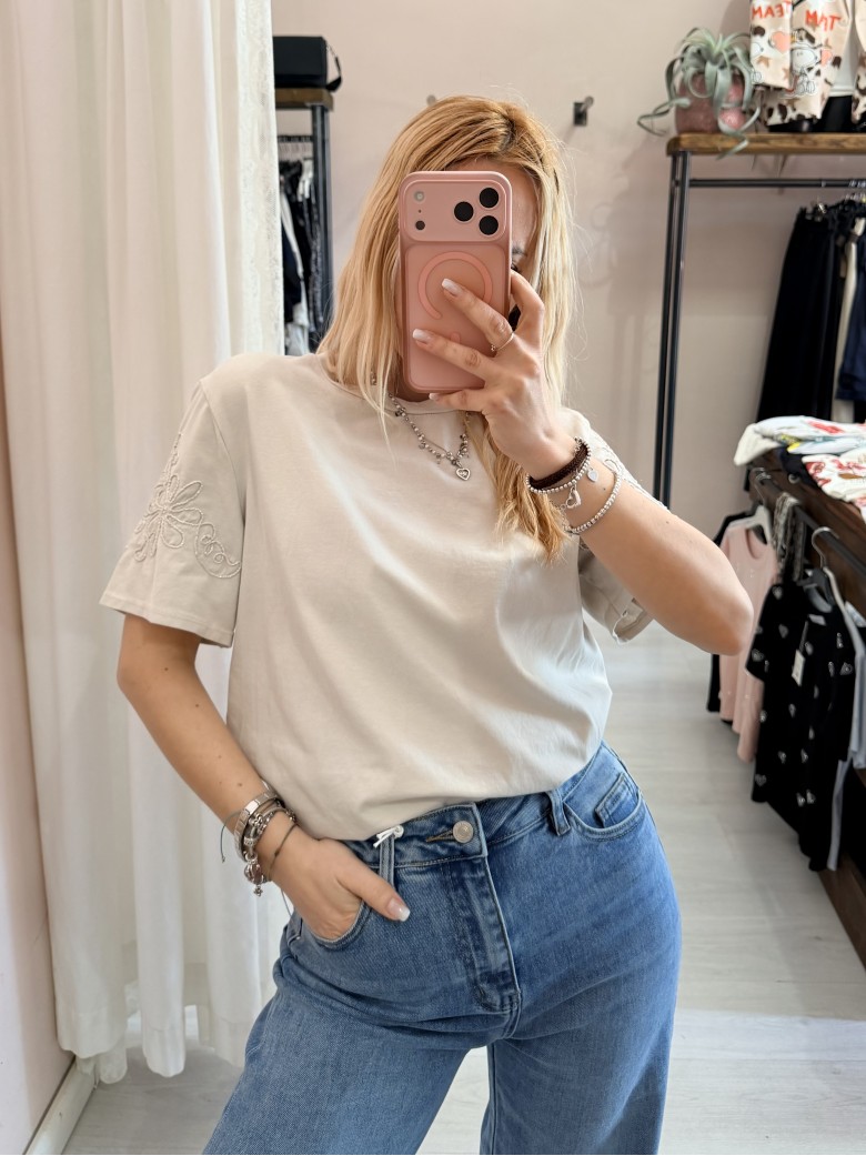 Maglia t shirt CAMILLA perline sulla manica