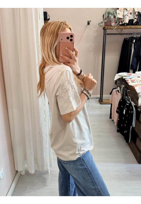 Maglia t shirt CAMILLA perline sulla manica