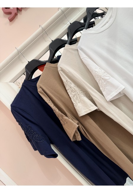 Maglia t shirt CAMILLA perline sulla manica