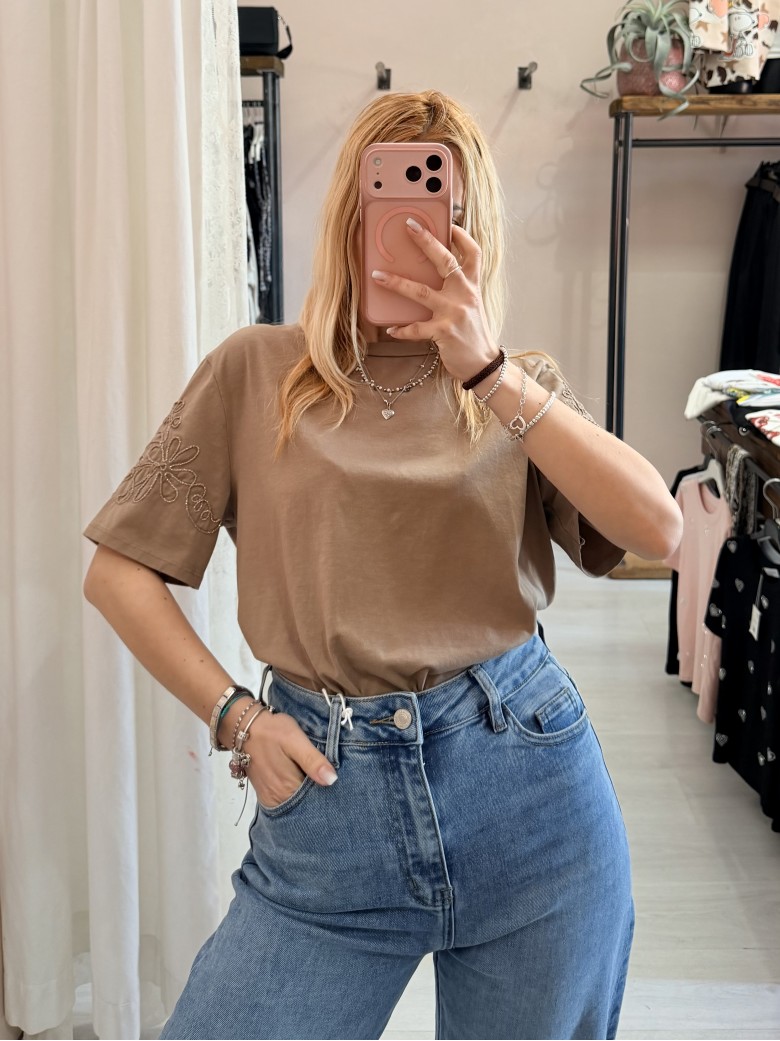 Maglia t shirt CAMILLA perline sulla manica
