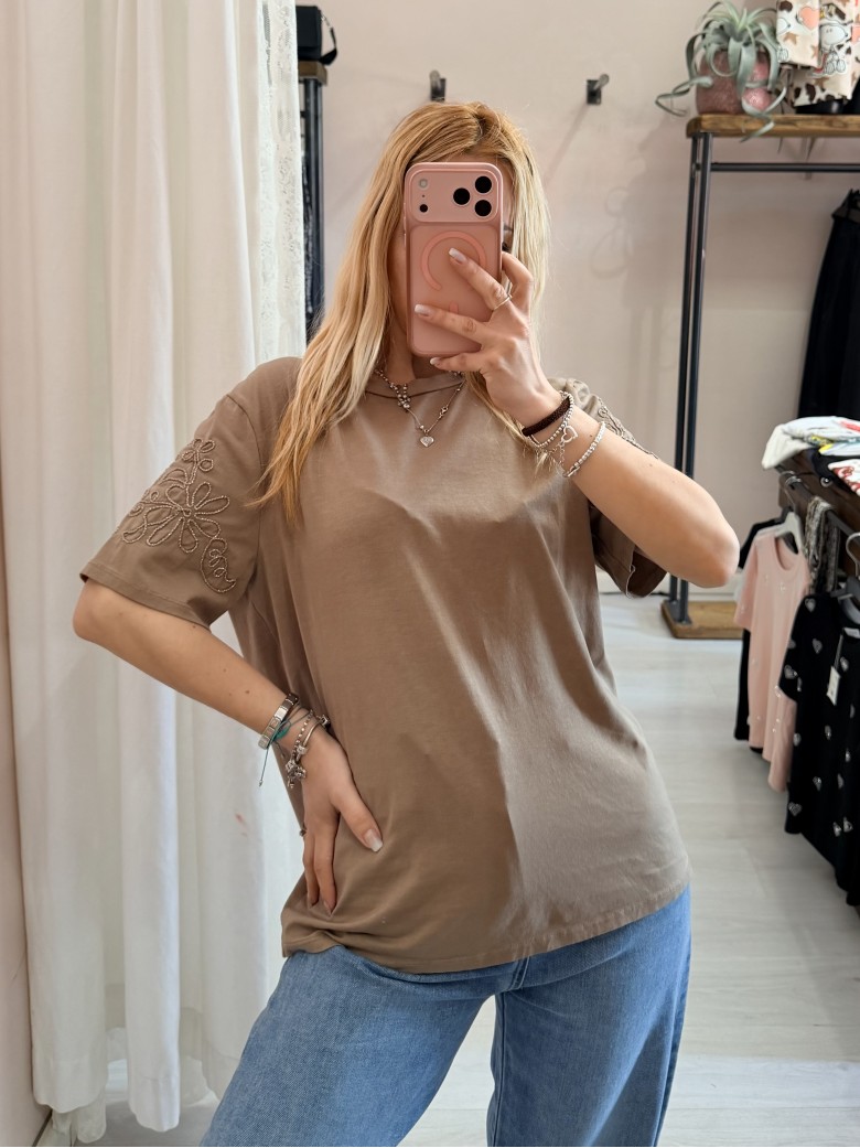 Maglia t shirt CAMILLA perline sulla manica