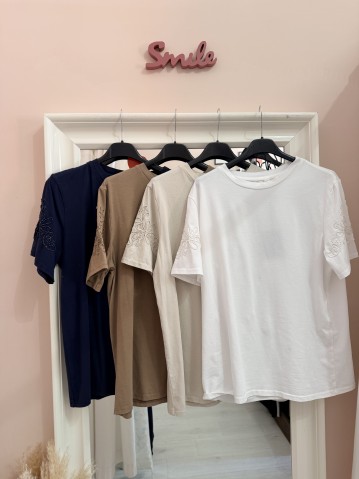 Maglia t shirt CAMILLA perline sulla manica