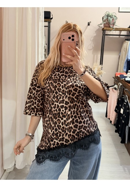 Maglia t shirt leopardata asimmetrica con pizzo