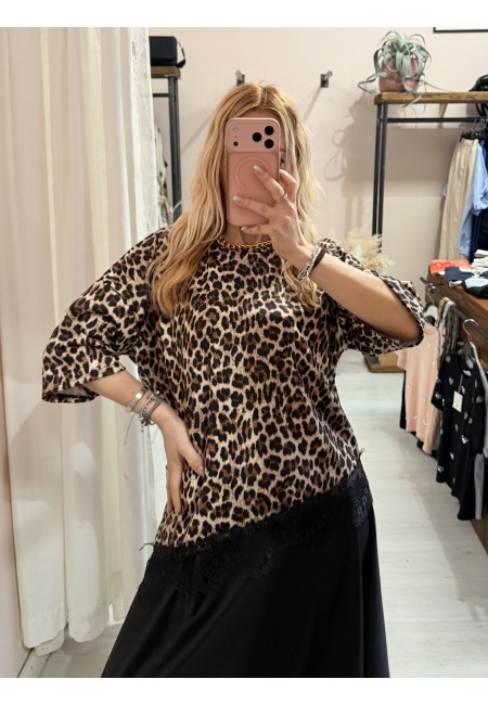 Maglia t shirt leopardata asimmetrica con pizzo