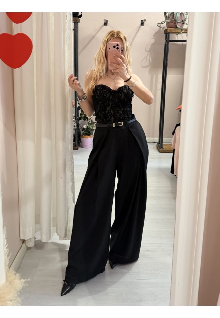 Corpetto in pizzo nero