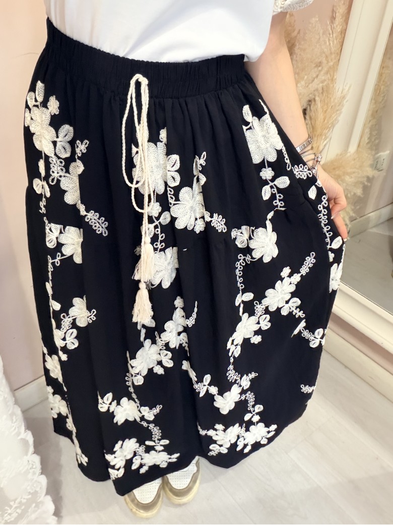 Gonna lunga RICAMI nera