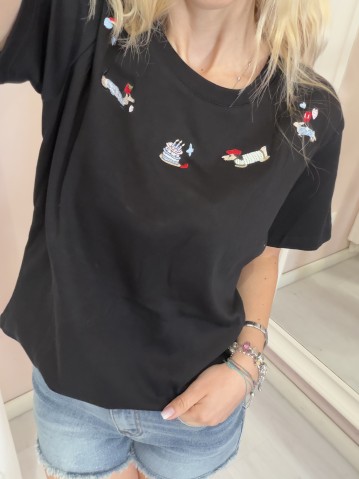 Maglia t shirt bassotti ricamati nera