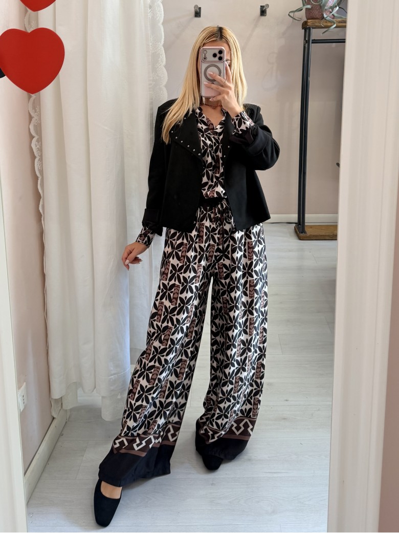 Giacca camoscio borchiette nera
