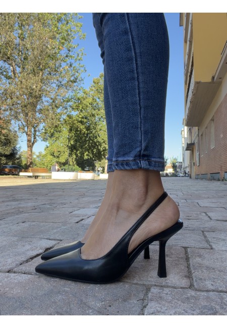 Decoltè slingback nere tacco 8