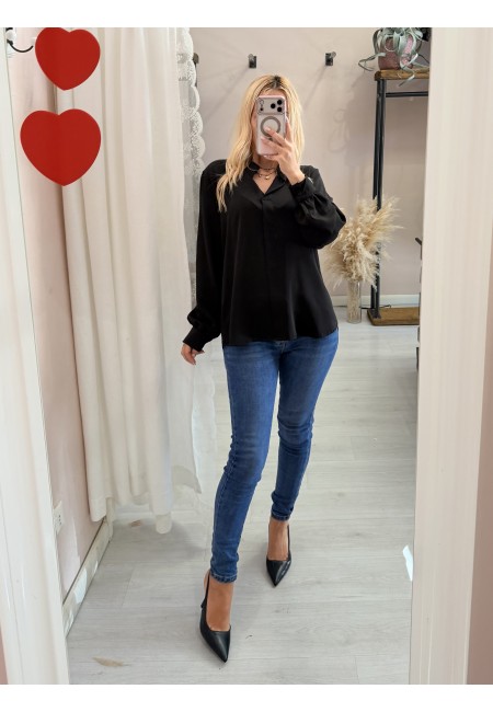 Camicia morbida scollo a v nera