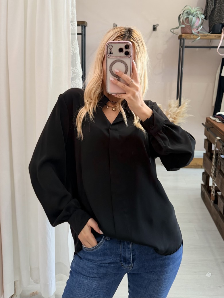 Camicia morbida scollo a v nera