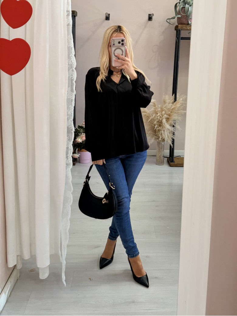 Camicia morbida scollo a v nera