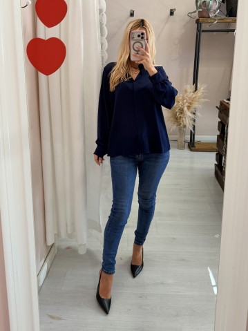 Camicia morbida scollo a v blu 2