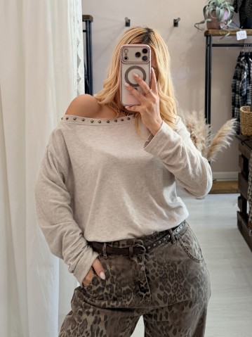 Maglia morbida borchiette beige