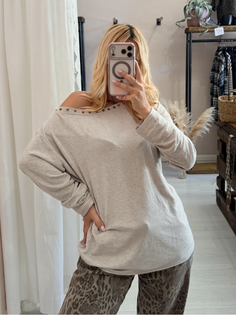 Maglia morbida borchiette beige