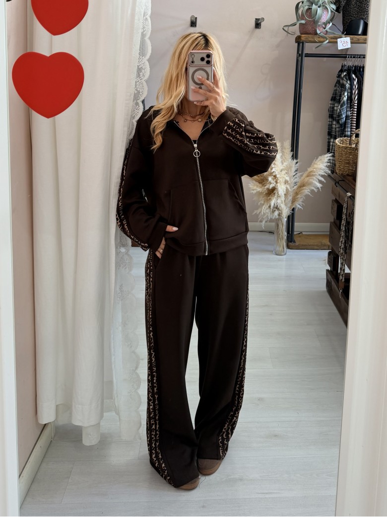 Completo felpa e pantaloni righe leopardate...