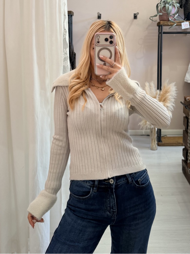 Maglioncino zip colletto e polsini pelosetti Beige