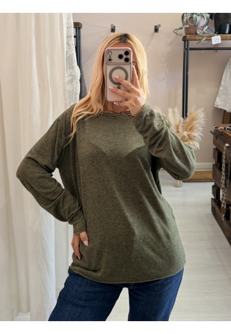 Maglia morbida borchiette verde
