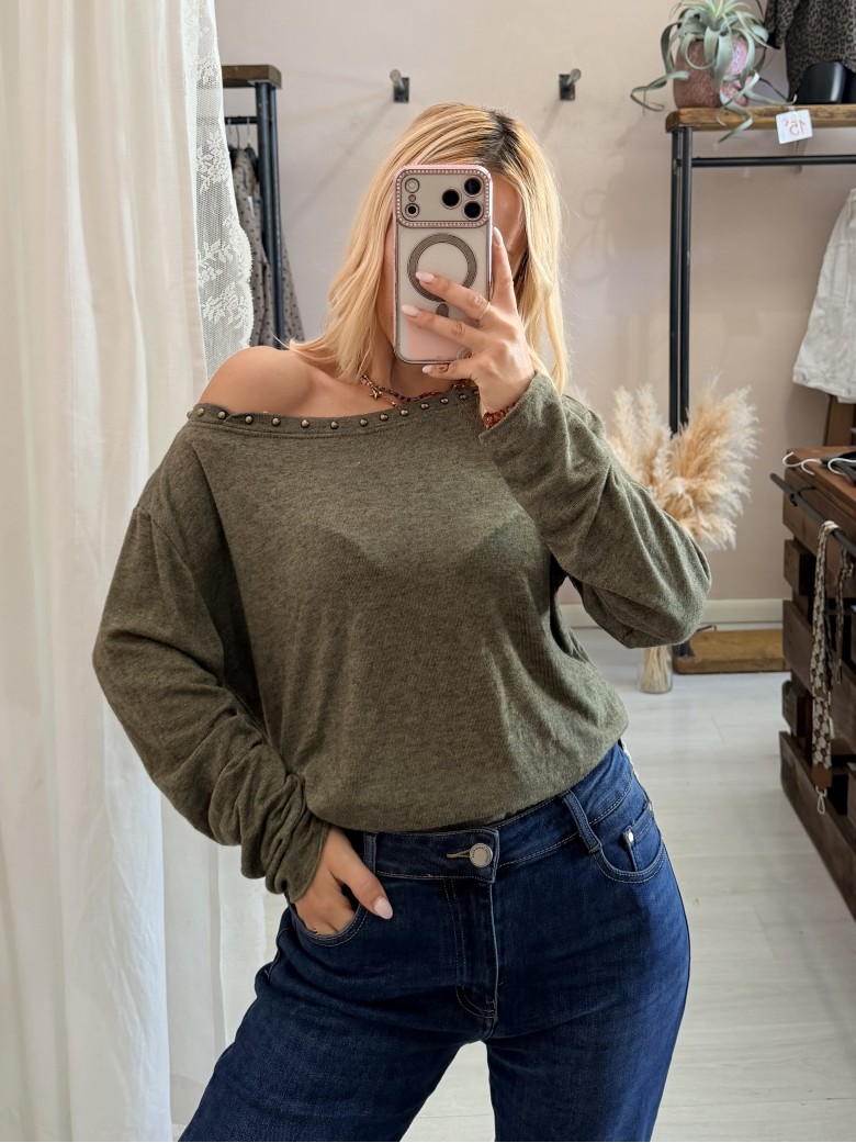 Maglia morbida borchiette verde