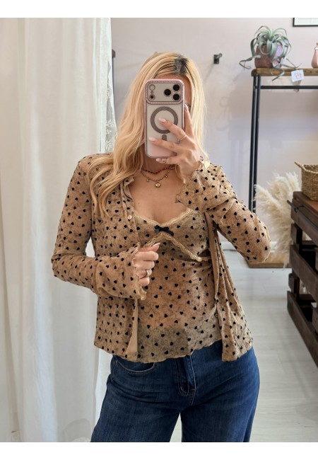 Set cardigan canotta cuoricini cammello