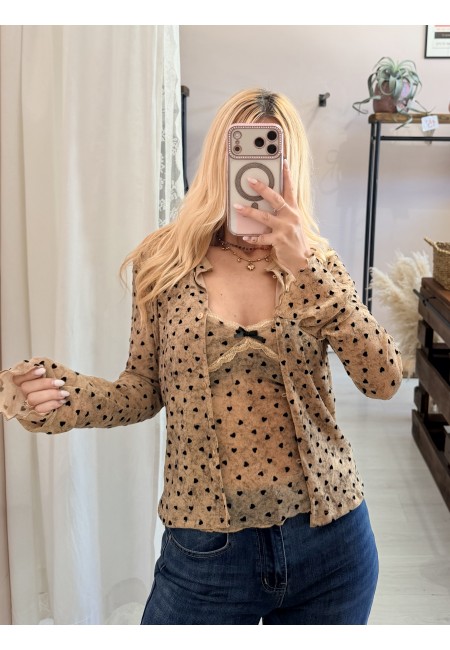 Set cardigan canotta cuoricini cammello