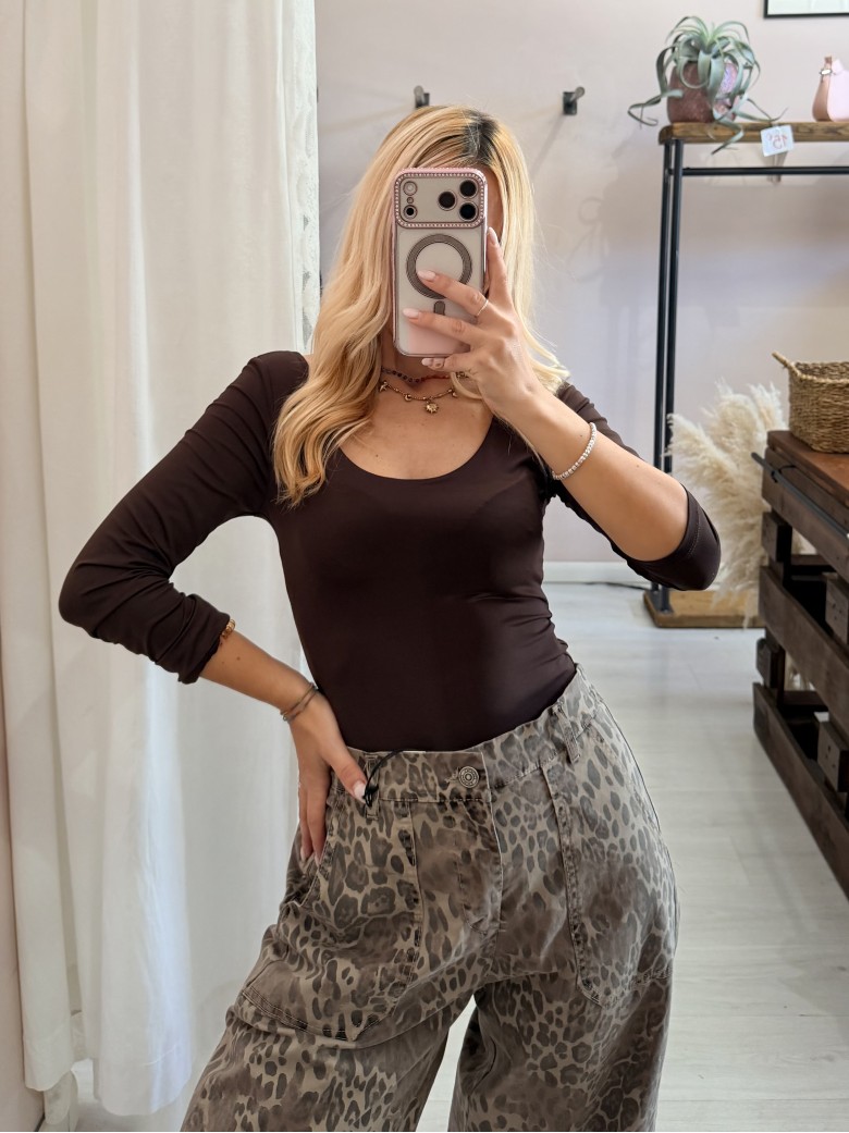 Body scollato MARRONE