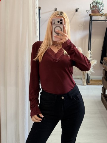 Maglia sottogiacca scollo a v con pizzo bordeaux