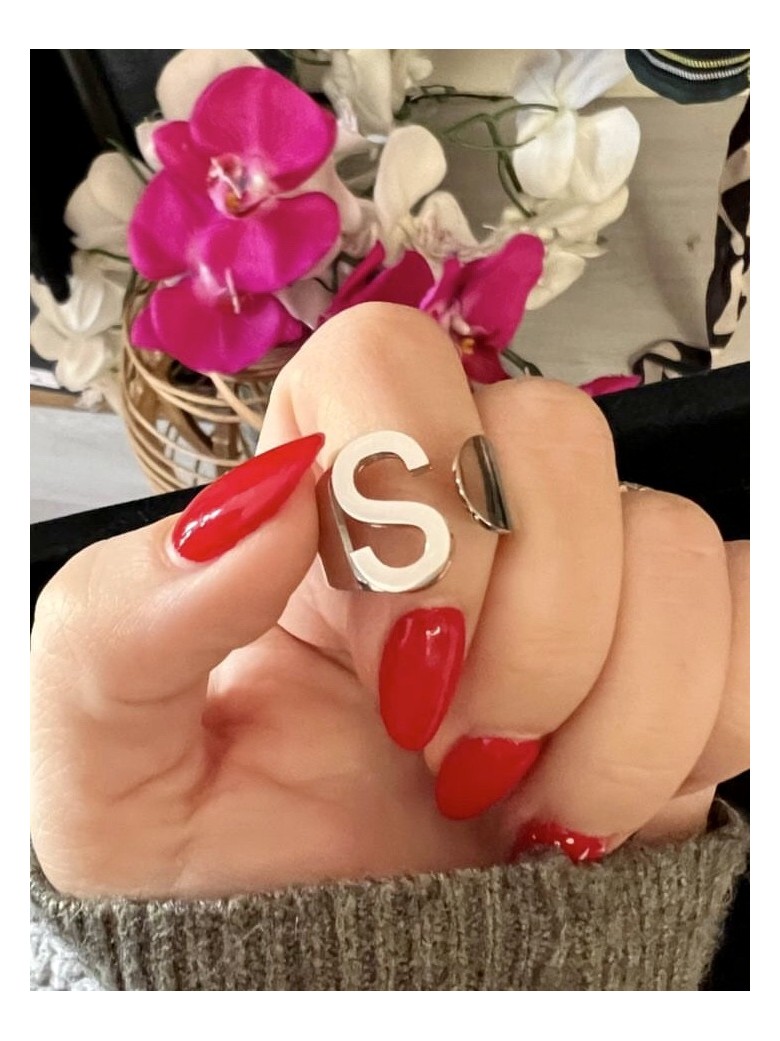 Anello iniziale lettera grande