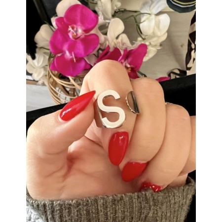 Anello iniziale lettera grande