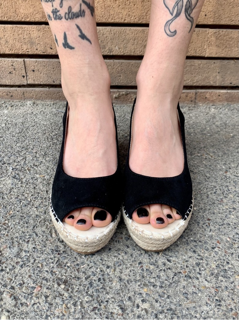 Zeppa paglia bassa aperta NERA