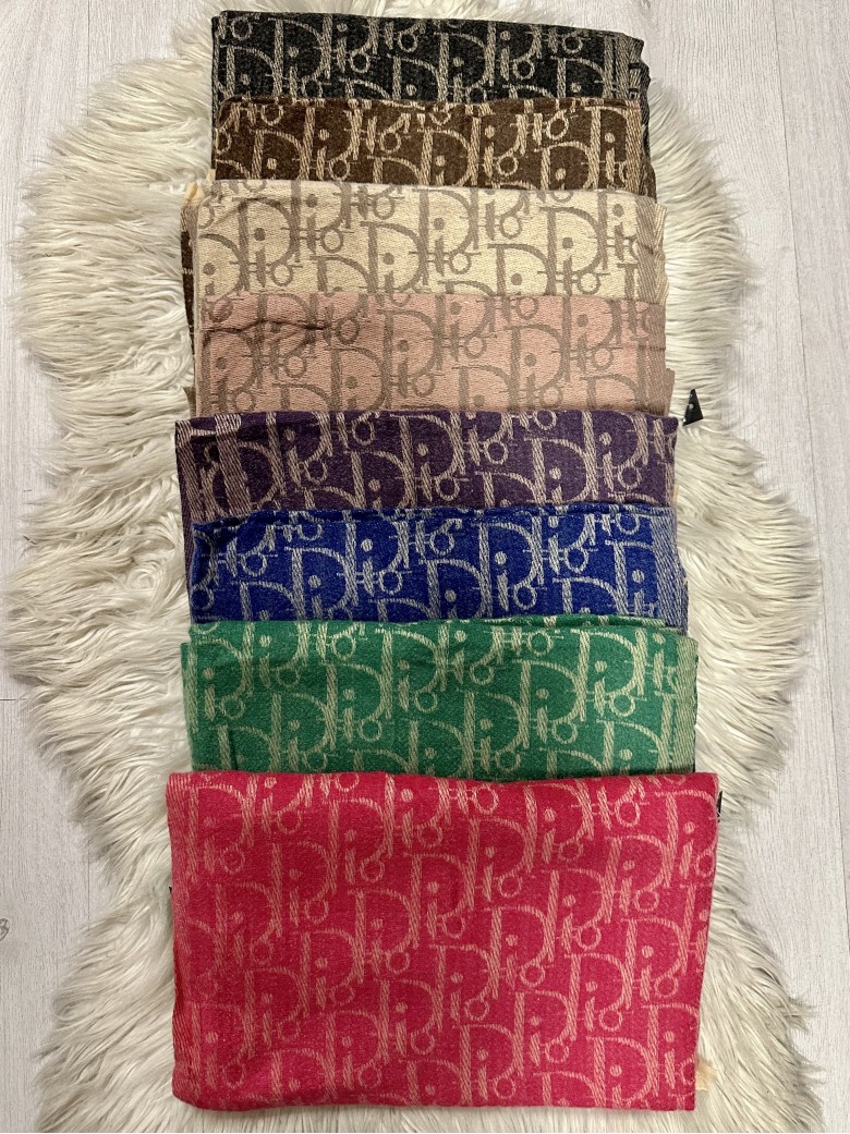 Sciarpone fantasia scritte