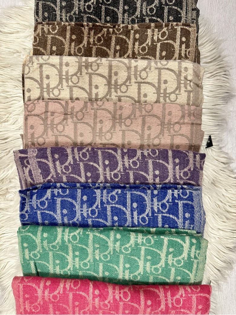 Sciarpone fantasia scritte