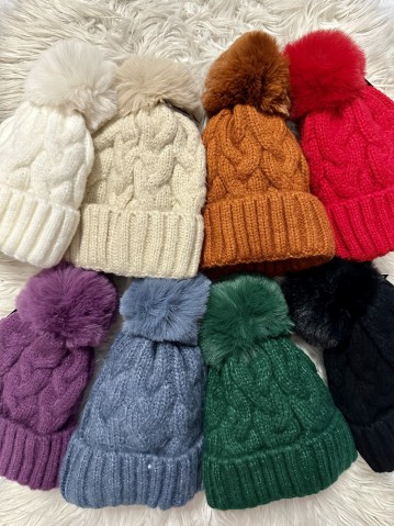 Cappello trecce pon pon