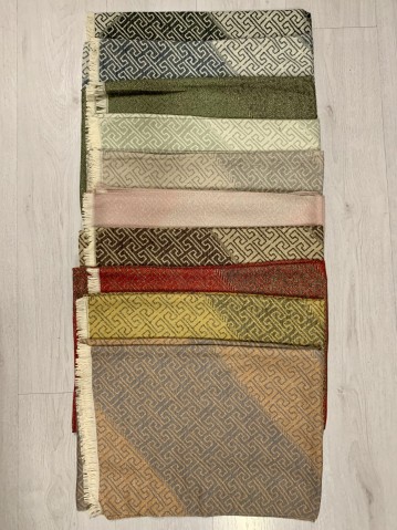 Sciarpone fantasia con frangette