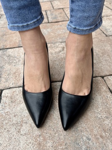 Decoltè a punta pelle NERE tacco basso BH2376 2