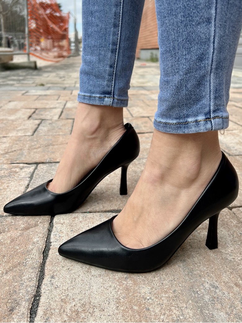 Decoltè a punta pelle NERE tacco basso BH2376