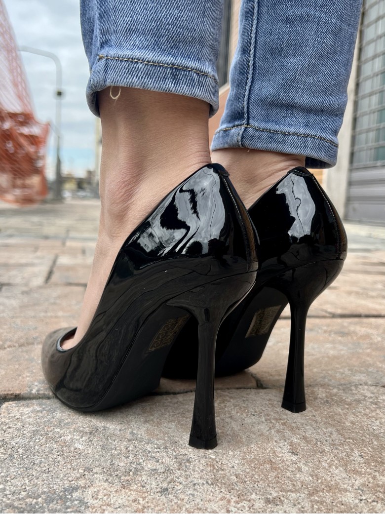 Decoltè a punta vernice NERE f2982