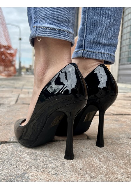 Decoltè a punta vernice NERE f2982