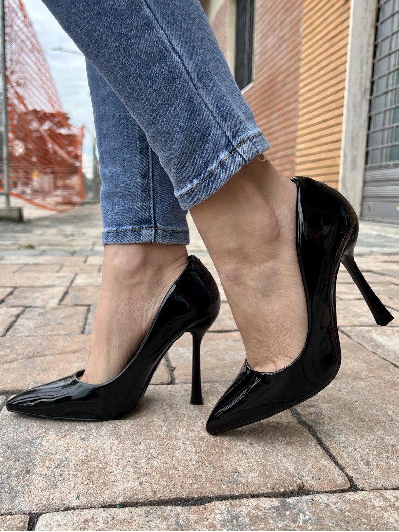 Decoltè a punta vernice NERE f2982